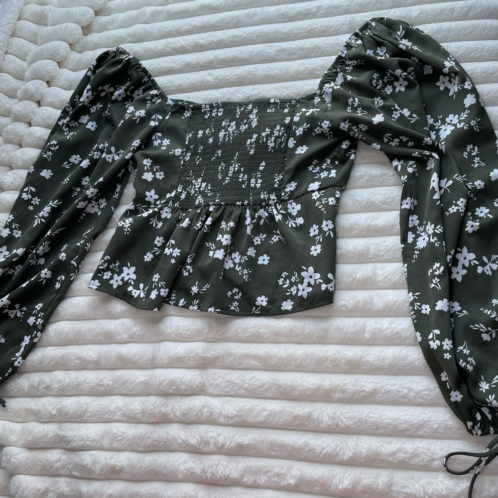 GREEN FLORAL BLOUSE - Picture 7 of 10